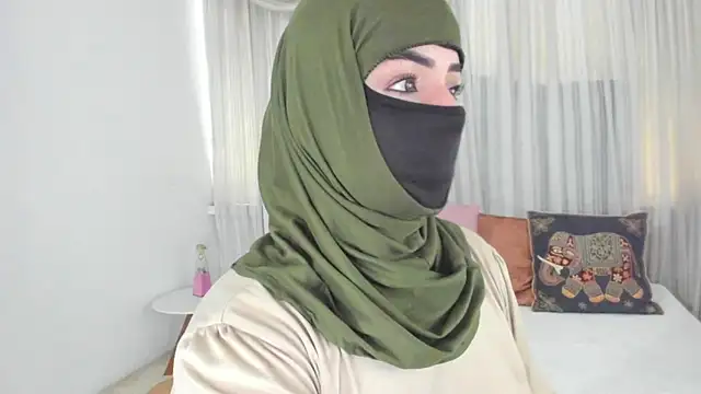 Snapshot of Uzra_hayed chatting on May 4, 2026, 1:29 pm Uzra hayed online show from May 4, 2026, 1:29 pm