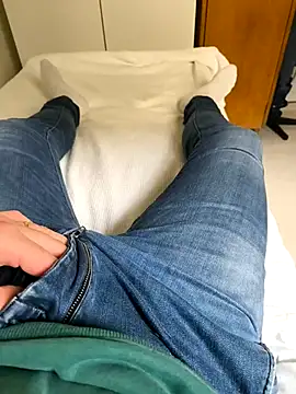 Snapshot of onbifeet chatting on February 27, 2025, 1:17 pm onbifeet online show from February 27, 2025, 1:17 pm