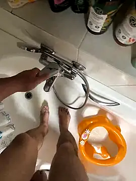 Snapshot of onbifeet chatting on March 15, 2025, 11:17 pm onbifeet online show from March 15, 2025, 11:17 pm