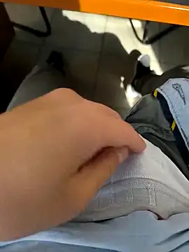 Snapshot of onbifeet chatting on November 16, 2025, 9:48 am onbifeet online show from November 16, 2025, 9:48 am