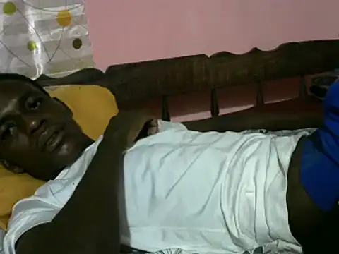 Bigras0011 online show from December 5, 2024, 2:42 am