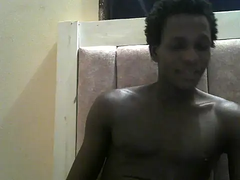 Snapshot of Bigras0011 chatting on June 20, 2026, 4:21 pm Bigras0011 online show from June 20, 2026, 4:21 pm