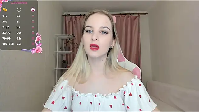 Snapshot of MiraSpaceGirl chatting on January 10, 2025, 7:32 pm MiraSpaceGirl online show from January 10, 2025, 7:32 pm