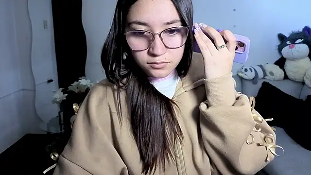 Snapshot of karla_cute01 chatting on July 4, 2026, 5:46 am karla cute01 online show from July 4, 2026, 5:46 am