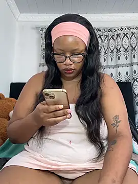 MimiCurves online show from June 1, 2026, 8:16 am