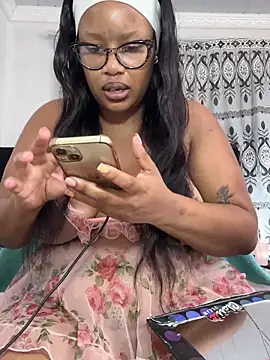 MimiCurves online show from June 11, 2026, 8:12 am