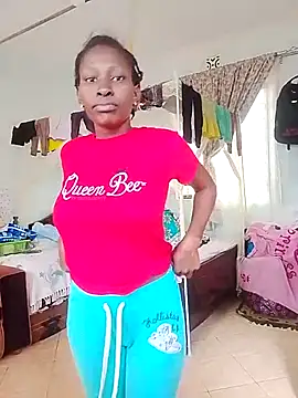 LOVELY-2BERRY online show from April 23, 2026, 10:03 am