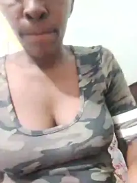 LOVELY-2BERRY online show from April 24, 2026, 7:27 pm