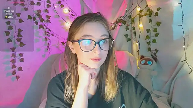 Snapshot of monlight__dana chatting on December 6, 2024, 11:54 am monlight  dana online show from December 6, 2024, 11:54 am