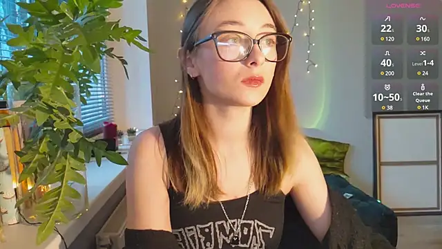 Snapshot of monlight__dana chatting on December 23, 2024, 1:35 pm monlight  dana online show from December 23, 2024, 1:35 pm