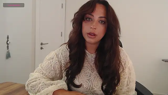 Snapshot of _Just_a_queen_3 chatting on June 29, 2026, 9:04 am Just a queen 3 online show from June 29, 2026, 9:04 am