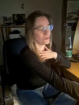 SpiceLea online show from January 7, 2025, 5:42 pm