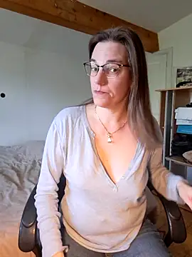 SpiceLea online show from March 2, 2025, 9:53 am