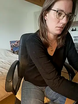 SpiceLea online show from March 13, 2025, 12:35 pm