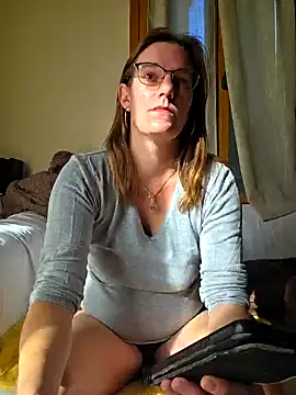 SpiceLea online show from September 29, 2025, 8:30 am