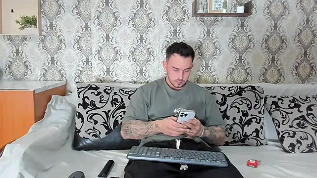 Jonmusclemaster online show from February 5, 2025, 8:25 pm