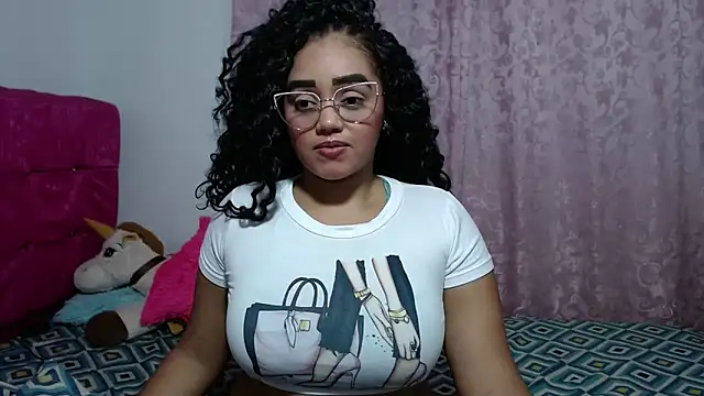 kiara milf  online show from November 11, 2025, 12:32 am