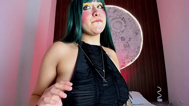 LailaCatt online show from March 5, 2026, 2:07 am