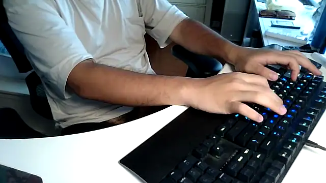 big-pig online show from October 4, 2025, 8:23 am