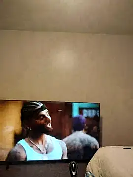 Snapshot of Oviedo174 chatting on March 3, 2026, 12:00 pm Oviedo174 online show from March 3, 2026, 12:00 pm