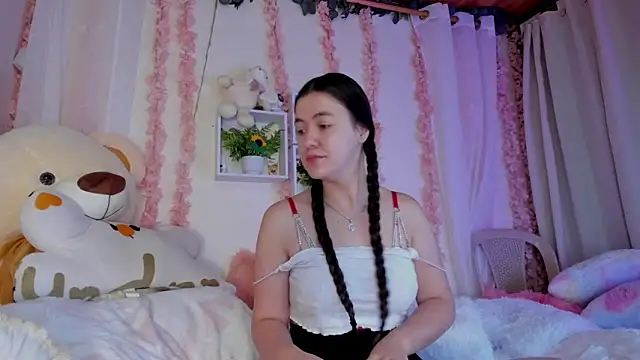 Idara and Edahi01 online show from September 18, 2025, 9:00 am