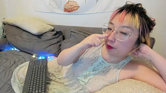 luxgray online show from December 25, 2024, 6:20 am