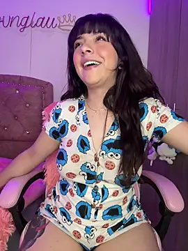 Snapshot of YovngBaby chatting on July 9, 2026, 5:00 am YovngBaby online show from July 9, 2026, 5:00 am