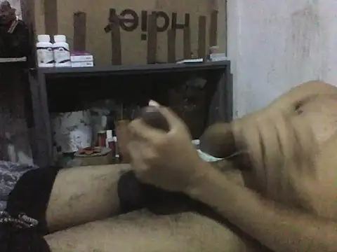 Snapshot of Leopardogonza chatting on July 1, 2026, 10:53 pm Leopardogonza online show from July 1, 2026, 10:53 pm