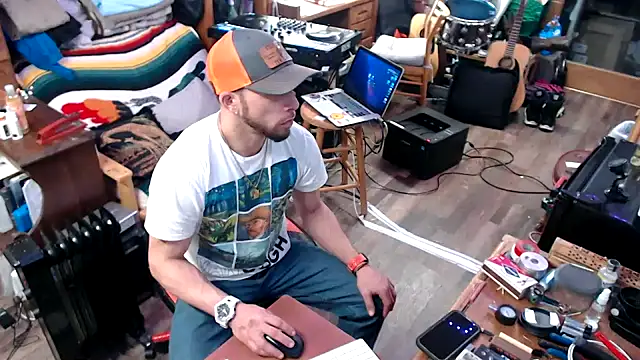 Snapshot of tongueispowerr6d9 chatting on February 11, 2025, 2:46 am tongueispowerr6d9 online show from February 11, 2025, 2:46 am