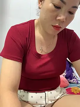 Snapshot of Baby-bigtits chatting on March 5, 2025, 6:33 am Baby-bigtits online show from March 5, 2025, 6:33 am