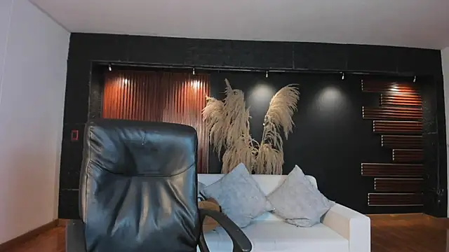 Snapshot of IsabellaaJoness chatting on March 13, 2026, 11:28 am IsabellaaJoness online show from March 13, 2026, 11:28 am