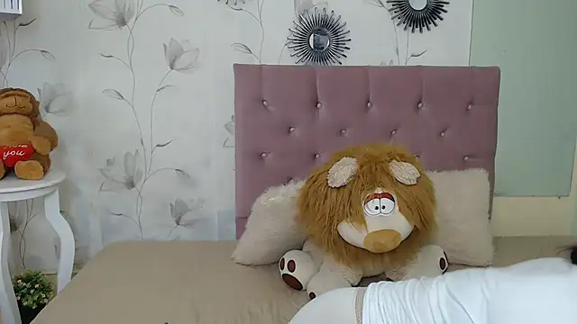 ariel milk online show from February 17, 2025, 6:59 pm