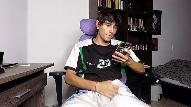 alex connorr online show from November 2, 2025, 10:56 pm