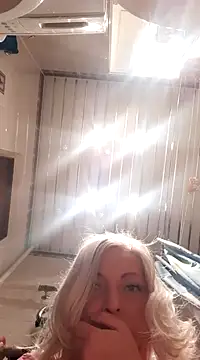 cutecatXXX online show from December 5, 2024, 8:33 pm