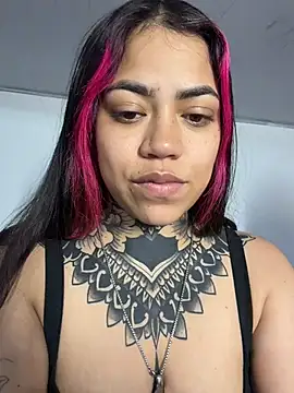Snapshot of aliensexy chatting on June 16, 2026, 11:18 pm aliensexy online show from June 16, 2026, 11:18 pm