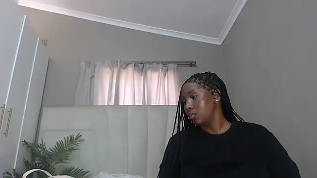 naughtyblackdolie online show from May 31, 2026, 7:48 am