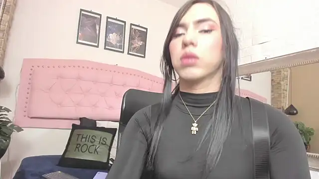 diosagolden online show from March 22, 2025, 9:10 pm