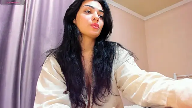  cleopattra  online show from December 5, 2024, 4:12 pm