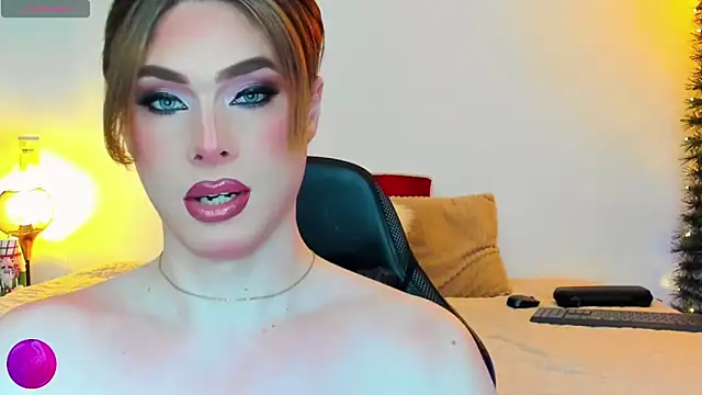 Snapshot of mike_blossom chatting on December 22, 2025, 2:25 pm mike blossom online show from December 22, 2025, 2:25 pm