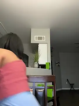 juicyyy323 online show from December 21, 2024, 7:16 pm