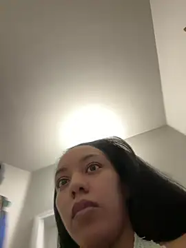 juicyyy323 online show from December 27, 2024, 12:18 am