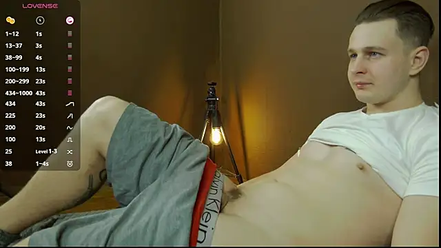 Snapshot of charlie_smiley chatting on December 15, 2024, 3:34 am charlie smiley online show from December 15, 2024, 3:34 am