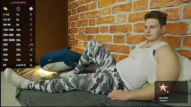 Snapshot of charlie_smiley chatting on December 14, 2025, 10:20 am charlie smiley online show from December 14, 2025, 10:20 am