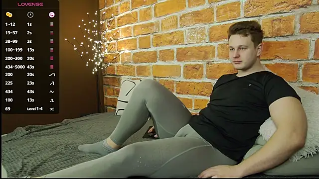 Snapshot of charlie_smiley chatting on December 23, 2025, 12:41 am charlie smiley online show from December 23, 2025, 12:41 am