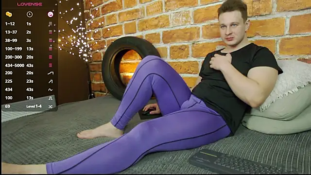 Snapshot of charlie_smiley chatting on February 13, 2026, 2:51 am charlie smiley online show from February 13, 2026, 2:51 am