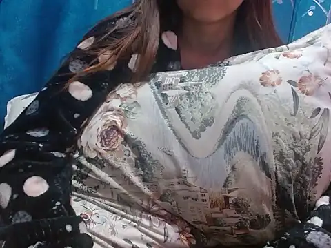 Snapshot of silky_milky chatting on February 3, 2025, 7:52 pm silky milky online show from February 3, 2025, 7:52 pm