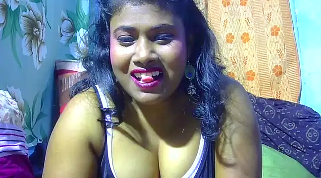 Snapshot of sexy_roma chatting on January 9, 2025, 6:04 pm sexy roma online show from January 9, 2025, 6:04 pm