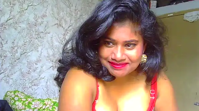 Snapshot of sexy_roma chatting on January 18, 2025, 4:15 am sexy roma online show from January 18, 2025, 4:15 am