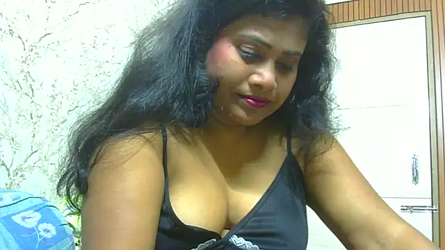 sexy roma online show from December 5, 2025, 5:53 pm