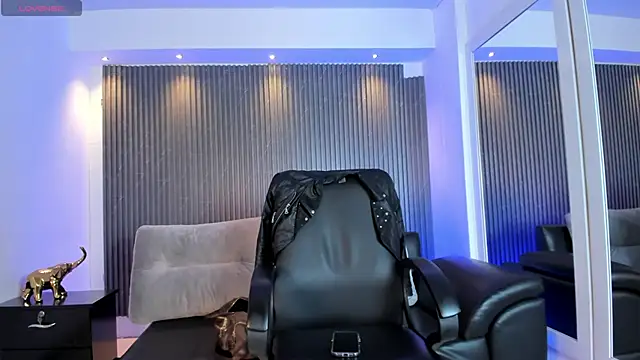 Alessia Taylorr online show from December 18, 2025, 12:22 pm